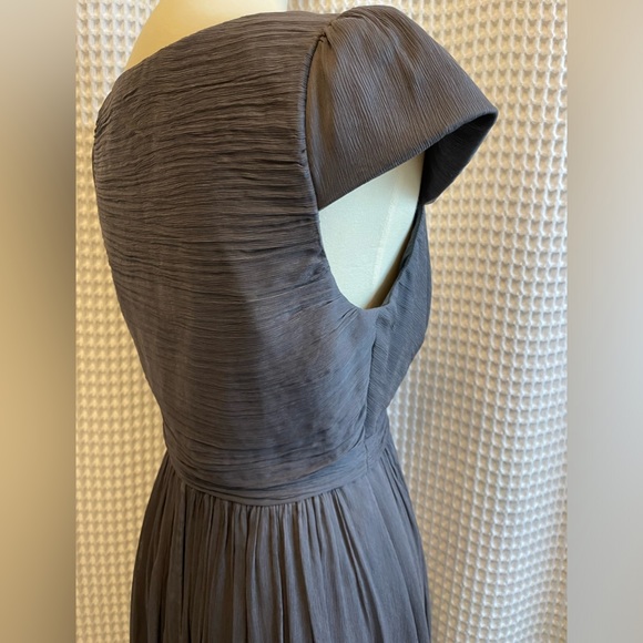 Like New. 100% Silk Ruched Chiffon Dress. Deep Taupe Size 8 Mirabelle - Picture 6 of 16